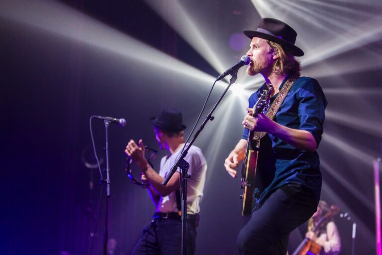 Ho Hey, The Lumineers Are Back