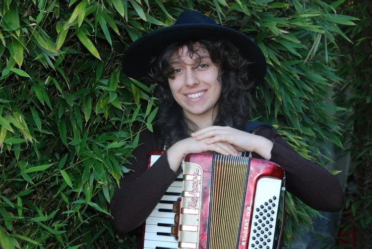 Elise Leavy on Life as an Independent Artist and the True Value of Music — What the FOLK is Up?
