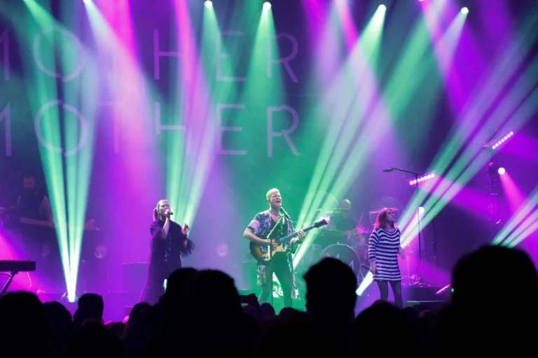 Mother Mother Heartens Up House of Blues in Boston