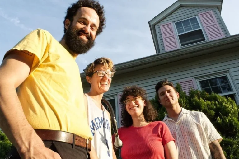Bummer Pop Band Future Teens Hope Their Third Album Self Help “Hurts In A Good Way”