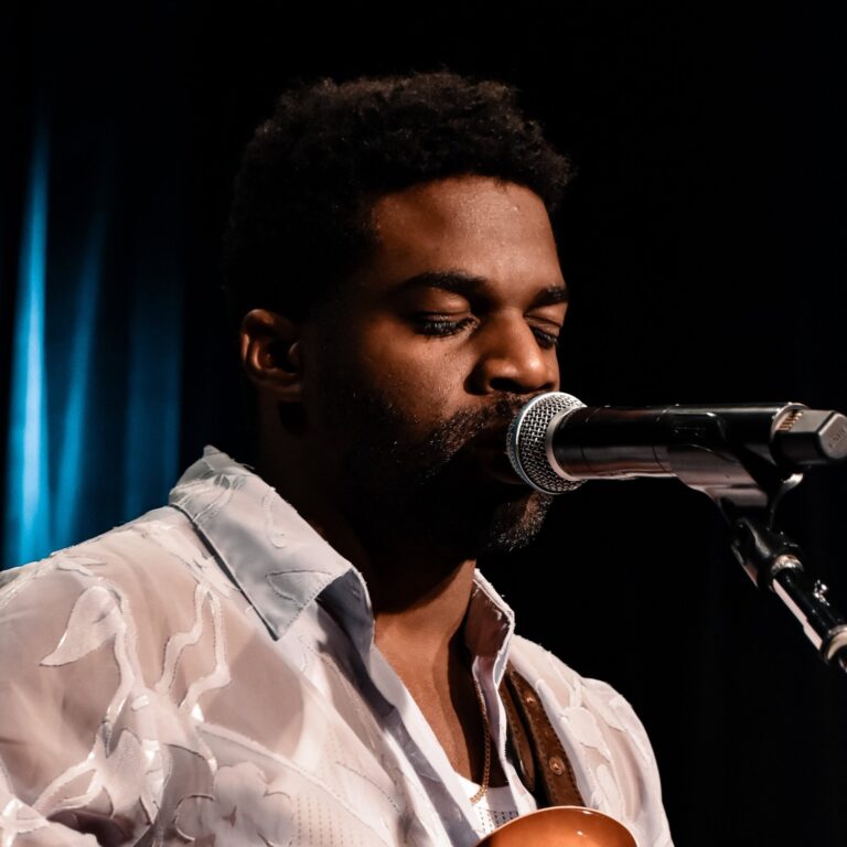 Photo Gallery: Abraham Alexander at Cafe 939