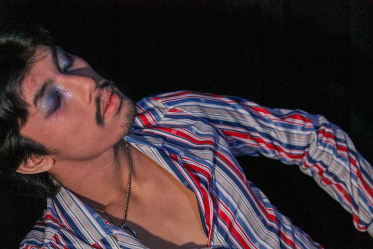 Photo Gallery: Heart on the Floor