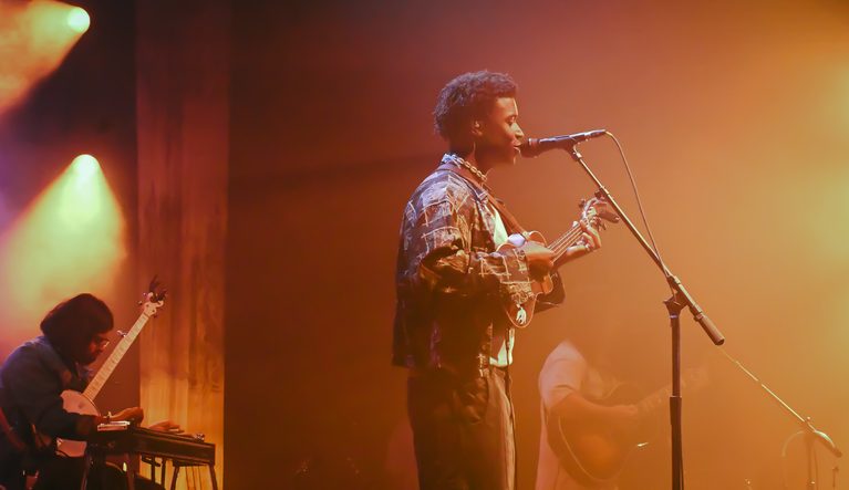 The World Needs Mon Rovîa: Concert Review